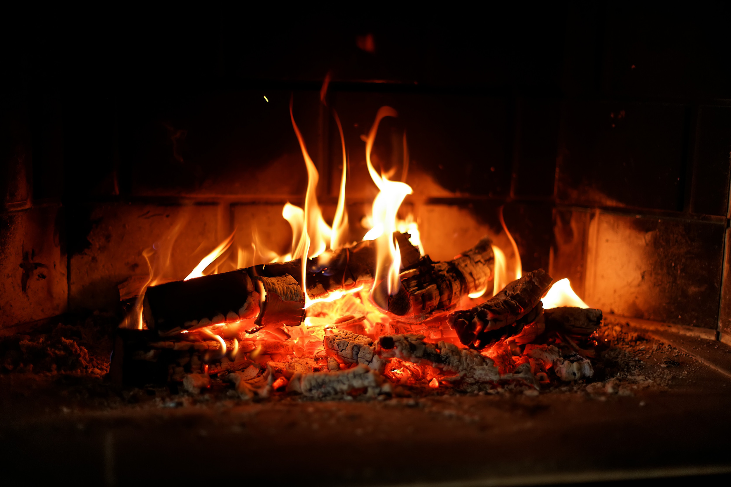 18 of the Best Yule Log Videos on YouTube Fast Feed